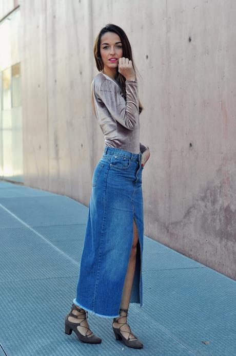 BODY DE TERCIOPELO + FALDA MIDI DENIM