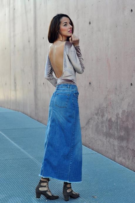 BODY DE TERCIOPELO + FALDA MIDI DENIM