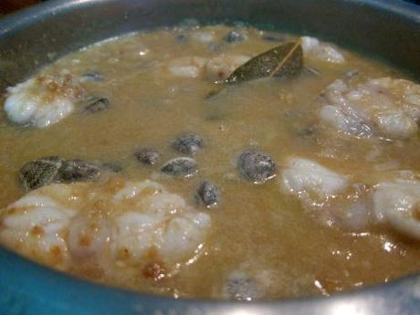 Rape guisado con almejas y almendras