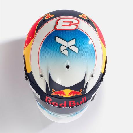Daniel Ricciardo muestra su nuevo casco