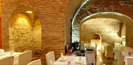 Los baños árabes del Mesón del Moro.