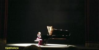 Laura Mota, juegos de piano