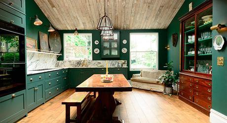 Deep kitchen. Un toque muy fuerte de color Deep kitchen. Un toque muy fuerte de color