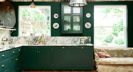 Deep kitchen. Un toque muy fuerte de color Deep kitchen. Un toque muy fuerte de color