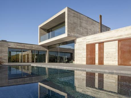 Casa de Hormigon Minimalista en Girona