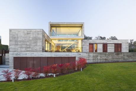 Casa de Hormigon Minimalista en Girona