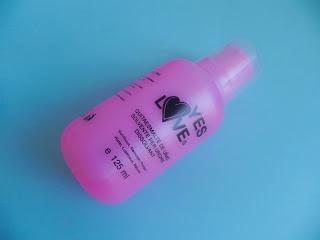 Manicura en tonos blancos + Mi neceser de CosmetiChollos