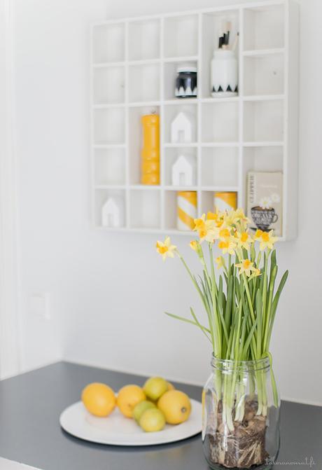 Home Tour: BLANCO, NEGRO Y AMARILLO