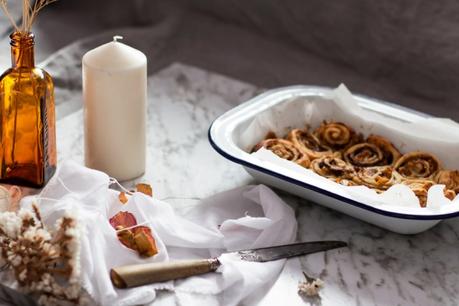 tartitas de hojaldre Rollitos dulces de naranja y chocolate rollitos de canela recetas faciles recetas delikatissen postres con hojaldre y chocolate hojaldre con chocolate y naranja espirales de hojaldre cinnamon rolls bollería casera 