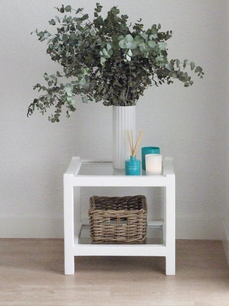 Mesita de rincón renovada con chalky finish Mesita de rincón renovada con chalky finish