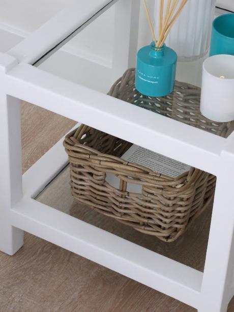 Mesita de rincón renovada con chalky finish Mesita de rincón renovada con chalky finish