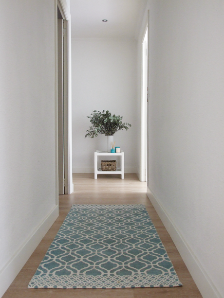 Mesita de rincón renovada con chalky finish Mesita de rincón renovada con chalky finish