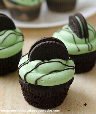cupcakes de chocolate con menta galletas
