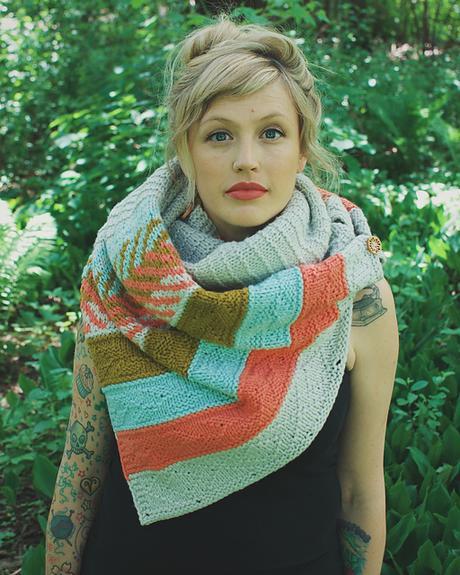 2566.- Hot right now ravelry Andrea Mowry