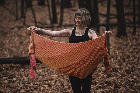 2566.- Hot right now ravelry Andrea Mowry