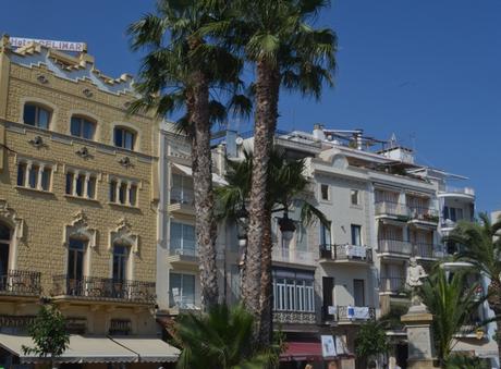 Un poco de mar: Sábado en Sitges, Domingo en Barceloneta