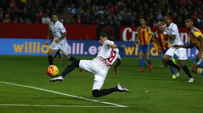 Sergio Escudero renueva con el Sevilla FC hasta 2021