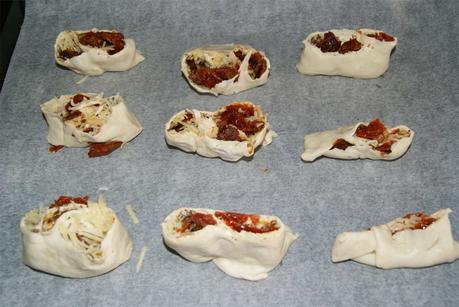 Palmeritas de tomates secos y queso curado paso 2