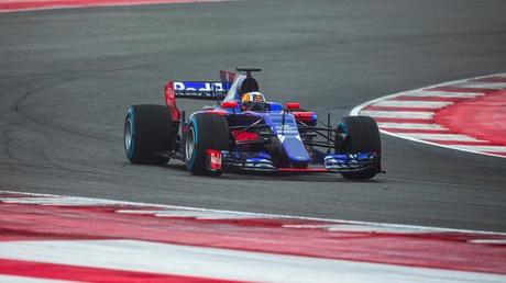 Presentación del STR12 de Toro Rosso | El nuevo monoplaza de Sainz y Kvyat para el 2017