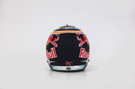 Carlos Sainz y Daniil Kvyat, presentan sus cascos para la temporada 2017 de F1