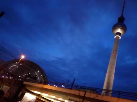 CÓMO MOVERSE EN BERLIN CÓMO MOVERSE EN BERLIN