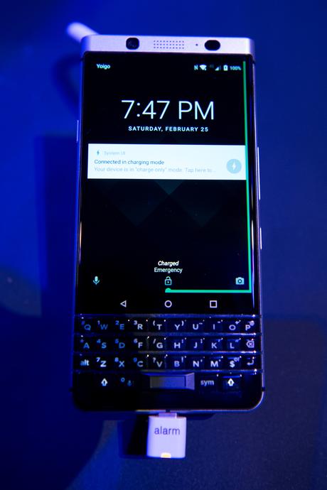 Descubre en detalle cómo es el nuevo celular #Blackberry KEYone (FOTO)