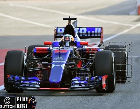 Sainz se muestra contento con la nueva F1 tras los primeros test