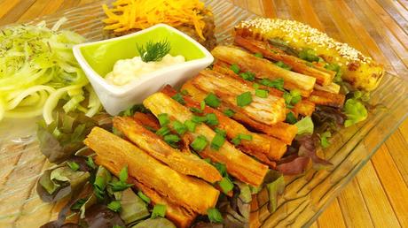 Hamburguesas mexicanas de judías negras con yuca frita