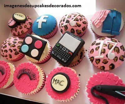 cupcakes de cumpleaños para mujeres fondant