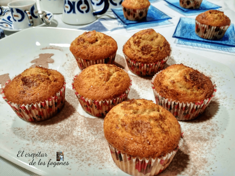 MAGDALENAS DE CAFÉ CON CACAHUETES