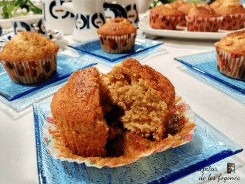 MAGDALENAS DE CAFÉ CON CACAHUETES