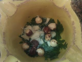 Braones de cordero en salsa de huevo y avellanas/Patatas asadas con pimentón