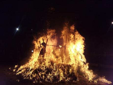 En Nicaragua una joven muere lanzada a la hoguera