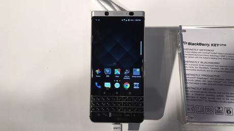 BlackBerry presenta un nuevo teléfono con el mismo viejo teclado