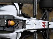 Mercedes asegura combustible legal, Bull duda