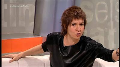 ECHANDO LEÑA AL FUEGO: 