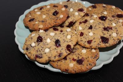 Cookies de chocolate blanco, arándanos secos y chía