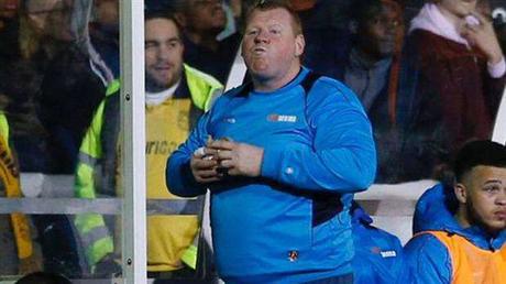 Portero se comió un sándwich durante un partido