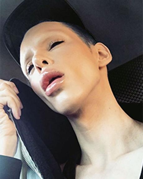 Este joven ha pasado por 115 cirugías para ser un “marciano asexuado”(FOTOS)