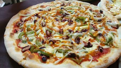 Pizzería-focaccería vegana vegetariana Zeneize, cumpleaños y novedades