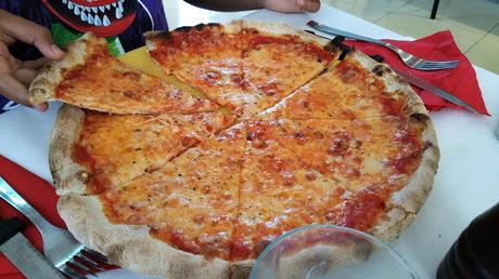 Pizzería-focaccería vegana vegetariana Zeneize, cumpleaños y novedades