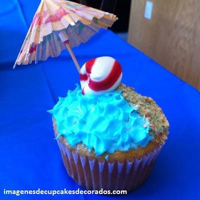 decoracion de cupcakes para cumpleaños crema