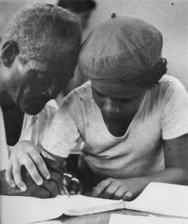 Alfabetizadores ayer, guardianes de la memoria hoy