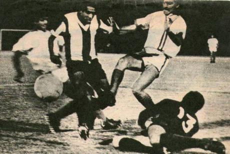 04 de Marzo en Alianza Lima [Himno Blanquiazul]