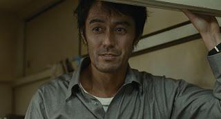 DESPUÉS DE LA TORMENTA (Umi yori mo mada fukaku) (Japón, 2016) Vida normal