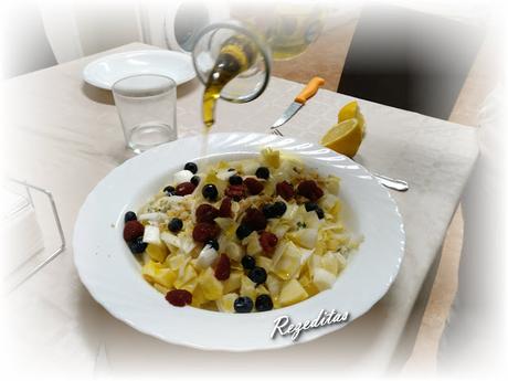 ENSALADA DE ENDIBIAS Y FRUTOS ROJOS