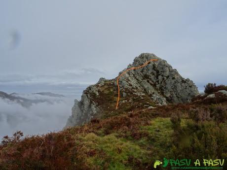 Ruta al Pico Castillo y la Rozada: Zona superior del Pico Castillo