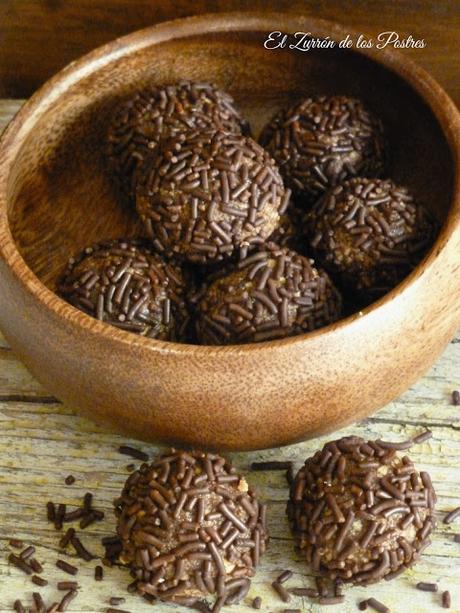 Bolitas de Galletas con Coco, Gofio o Cacao