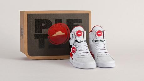 Pizza Hut inventa unas zapatillas que permiten pedir pizza apretando a un botón