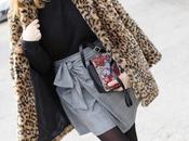 falda anudada abrigo leopardo